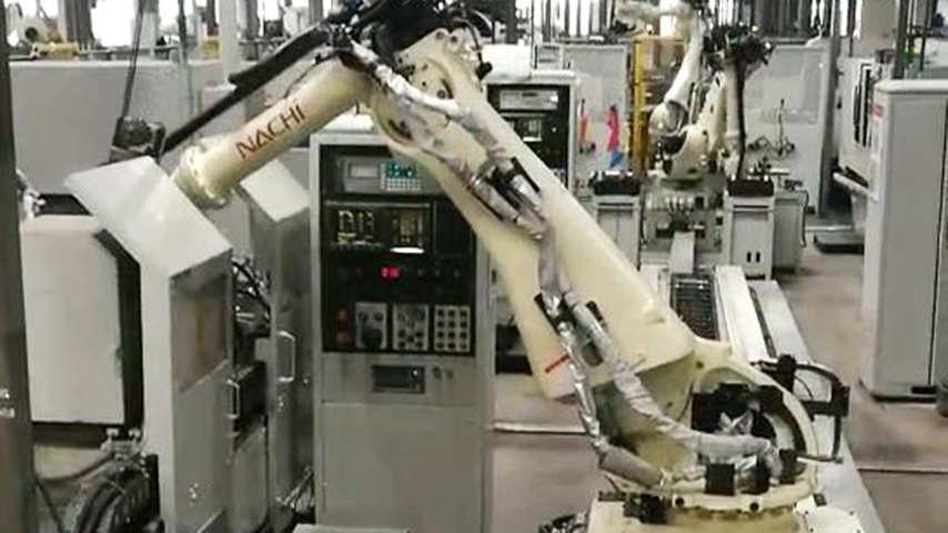 第七轴地轨机器人齿轮机加工上下料